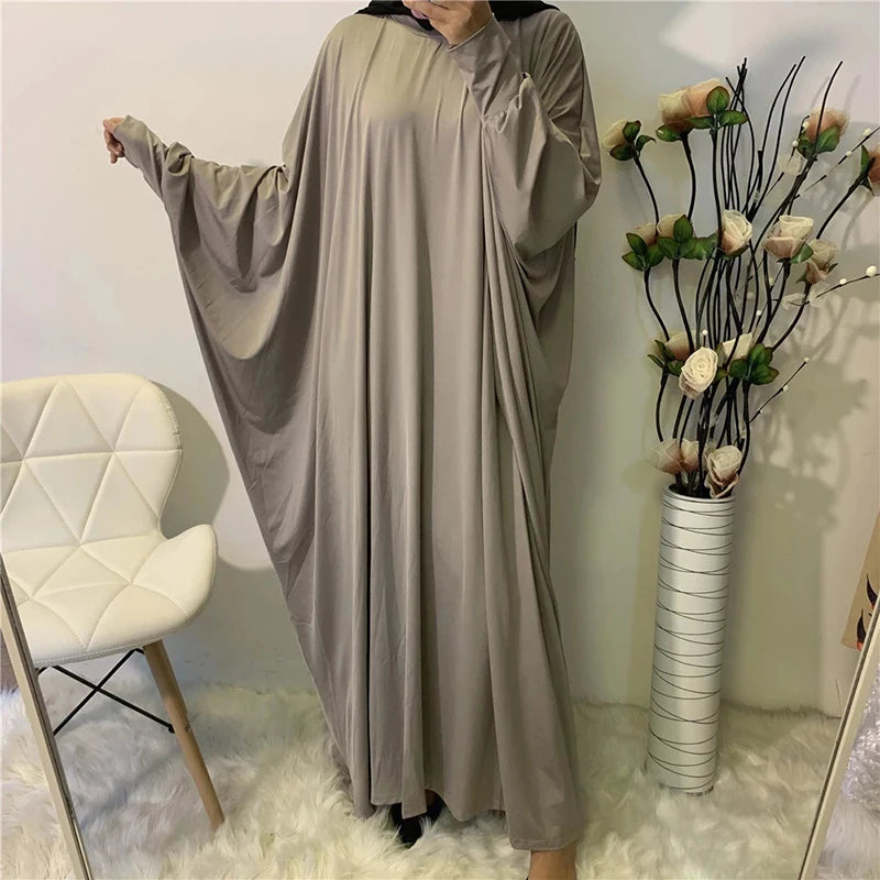 Abaya Chauve Souris Gris Taille unique chez Abaya ma boutique