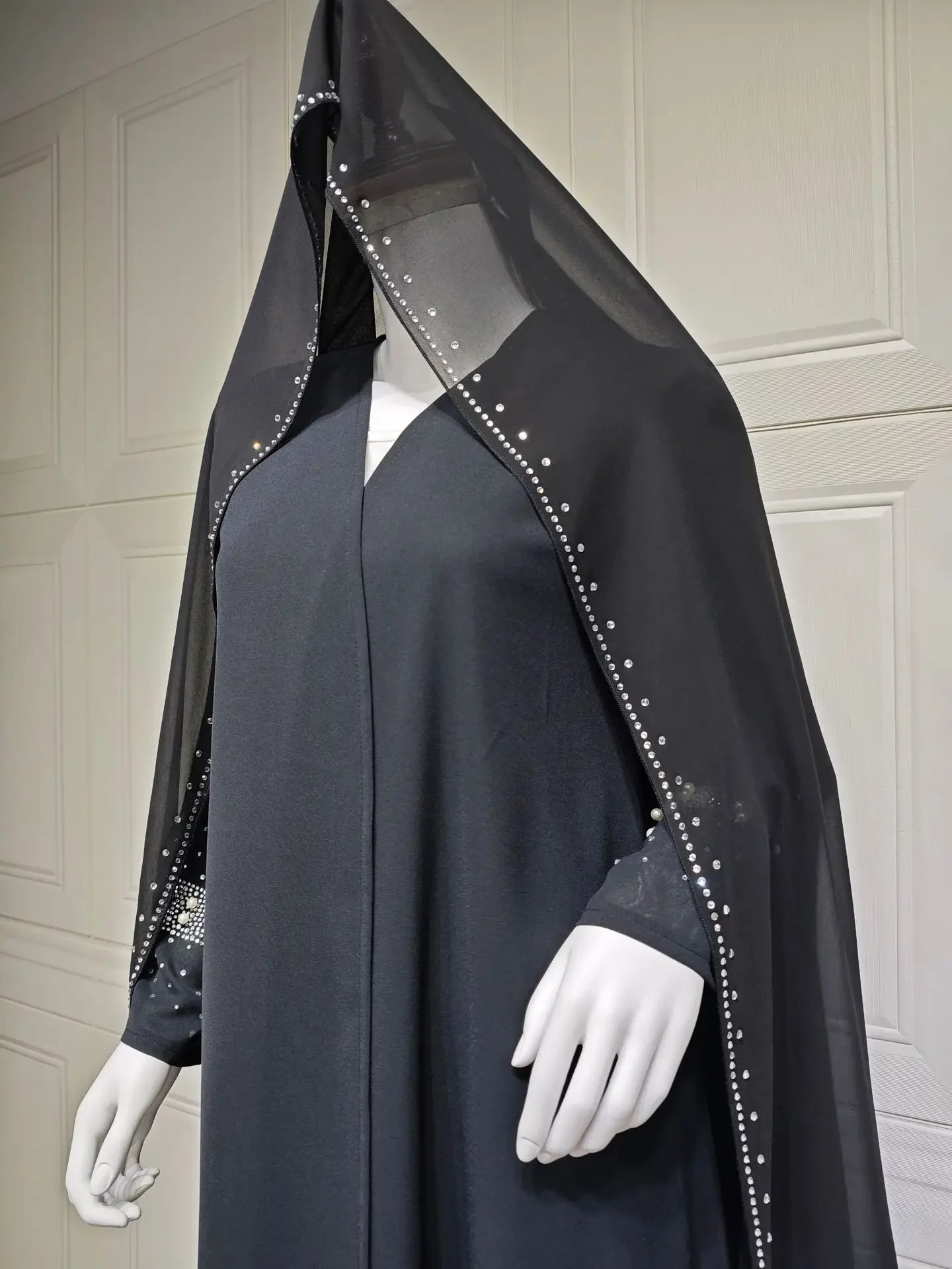 Abaya Noir Strass (avec Echarpe) chez Abaya ma boutique